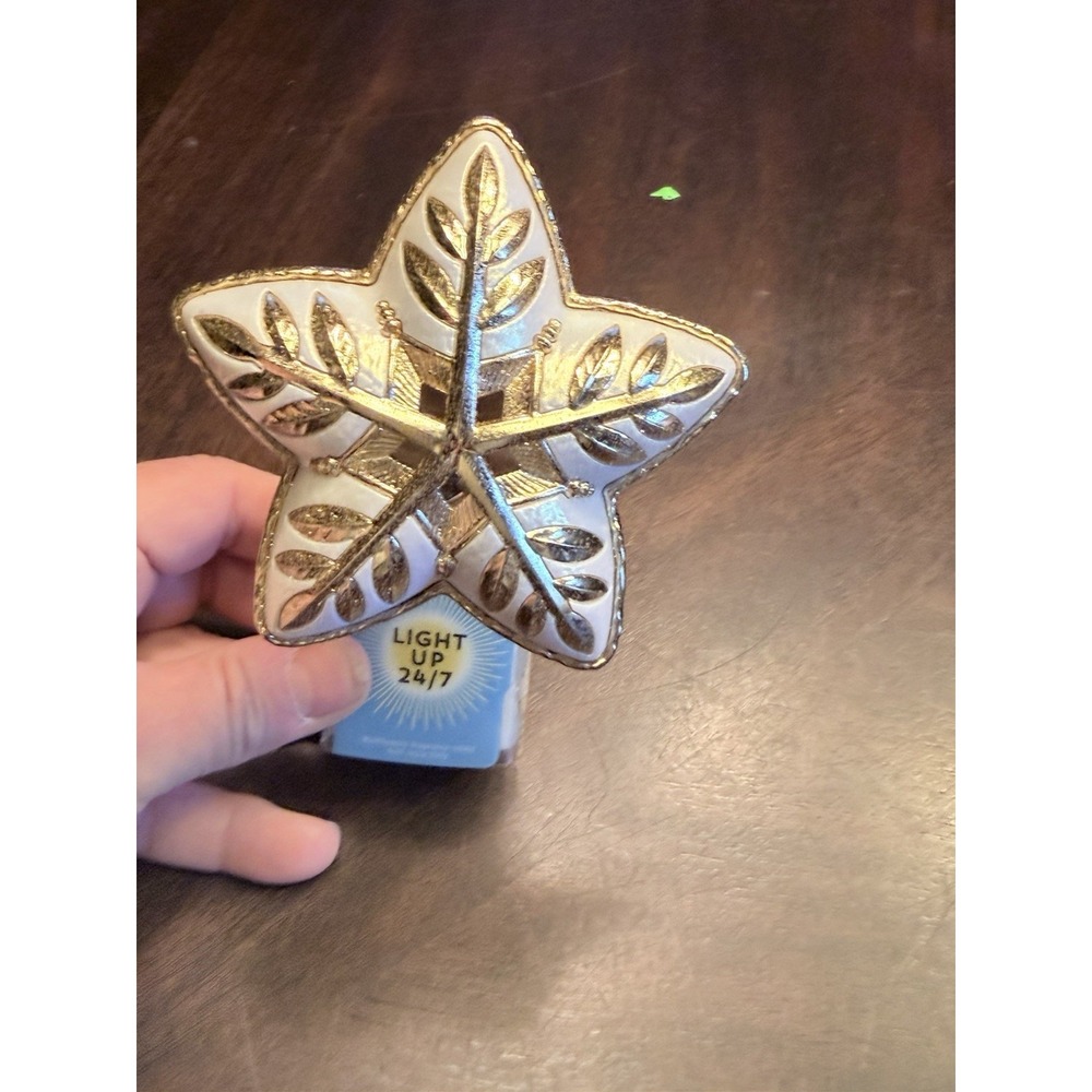 Bath & Body Works Wallflowers Iridescent Star Snowflake Light Up 24/7 Plug-In